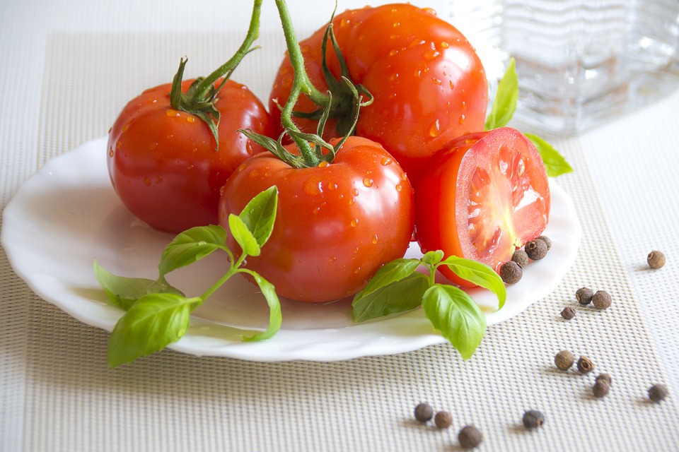熟吃西红柿、每天一瓣大蒜…这些降压方请收藏