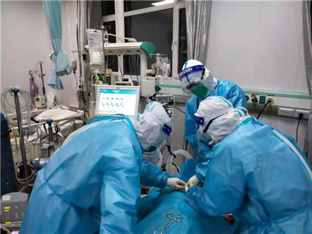 与死神赛跑,支援通化ecmo医疗团队成功救治2例新冠危重症患者