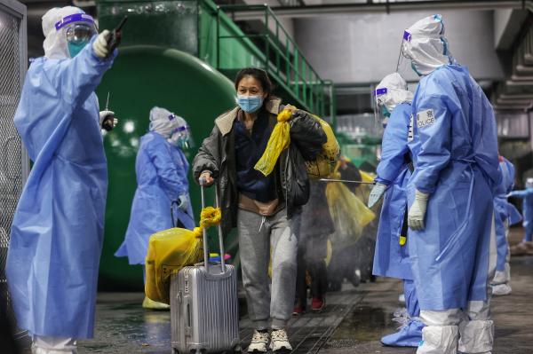 近两天已有2万人“出舱”！上海多个方舱患者康复