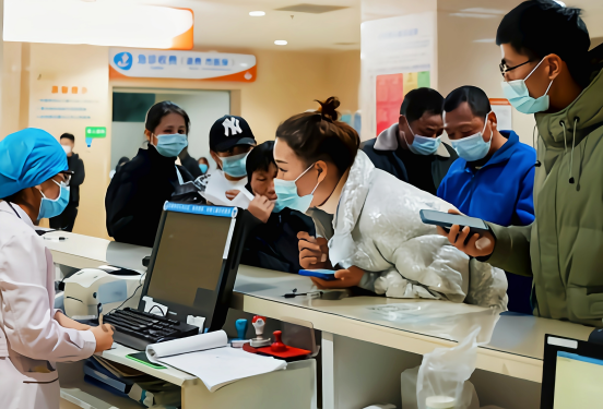 ​日均接诊量超1万，河南省儿童医院增设儿科晚间门诊