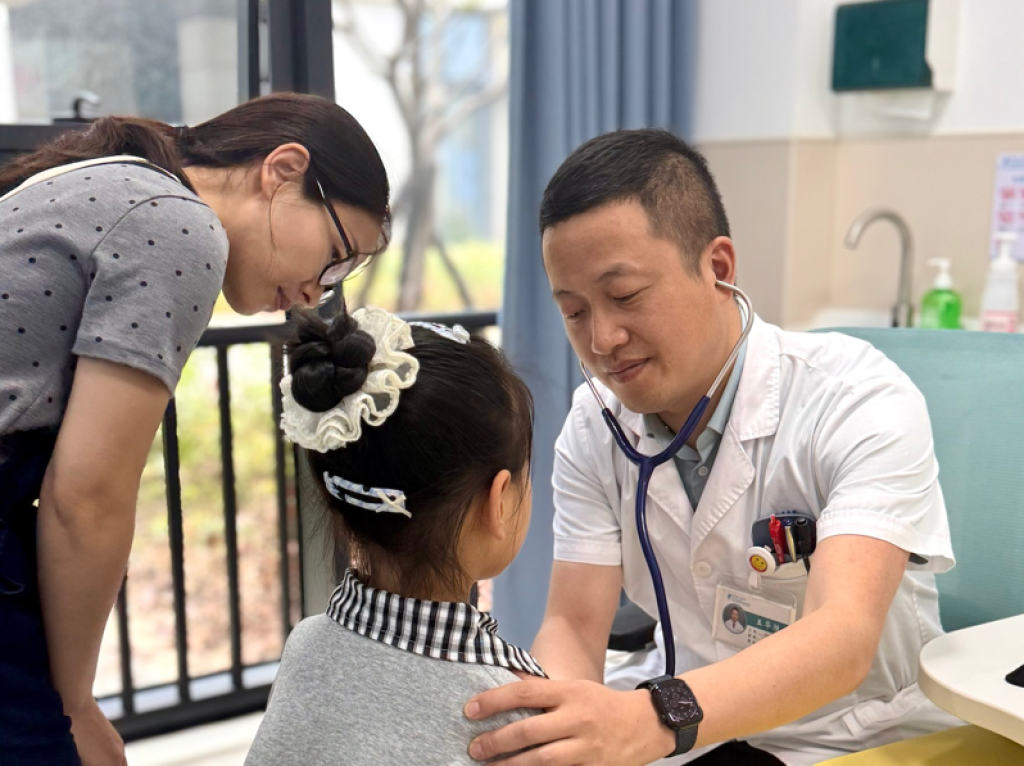 科学作息、均衡饮食、运动护眼，陪孩子过一个健康假期！