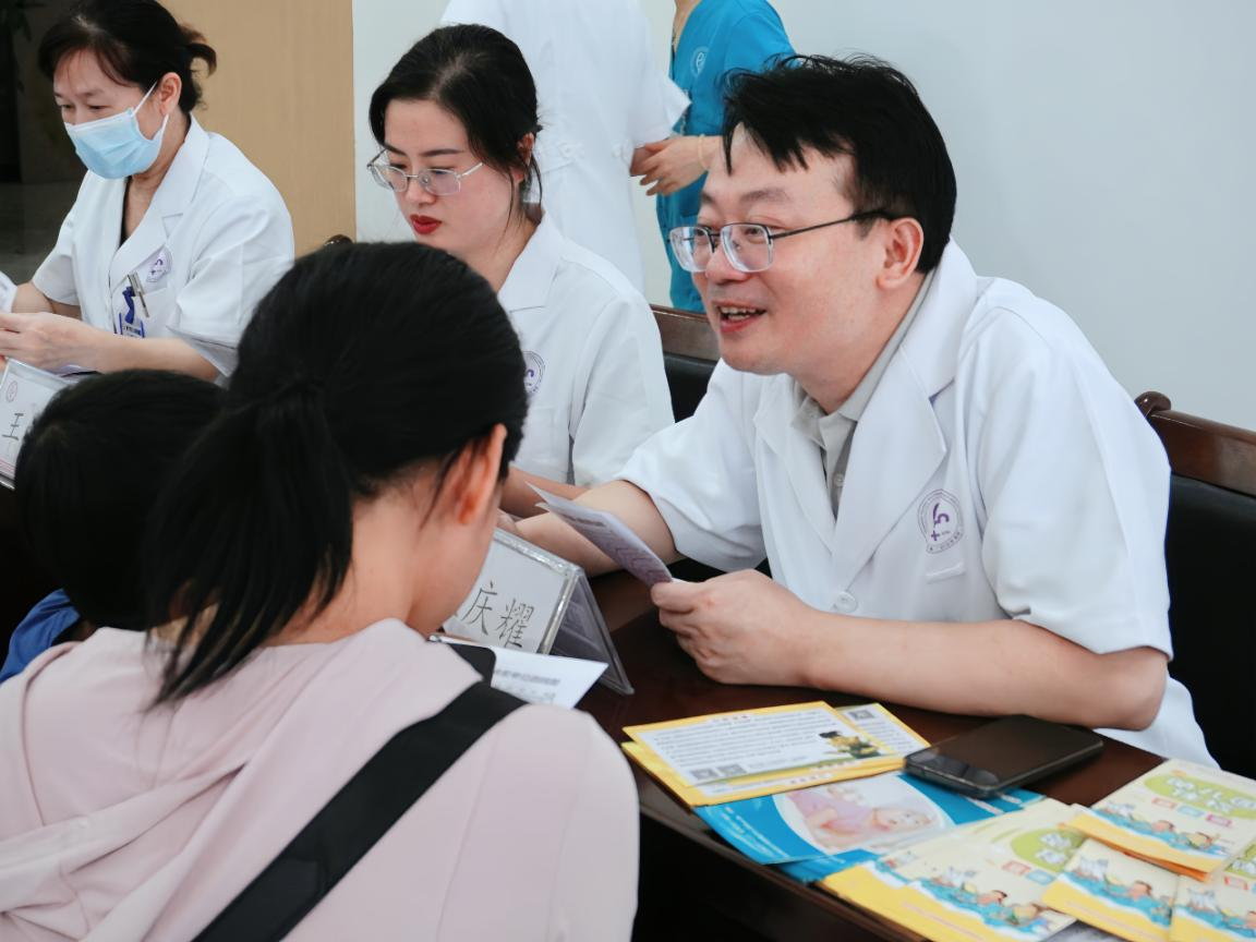 中国儿童生长发育健康传播行动南宁站举行